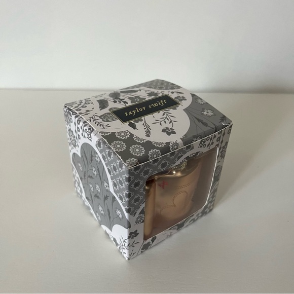 NWT Taylor Swift "August" Ornament - Picture 5 of 16